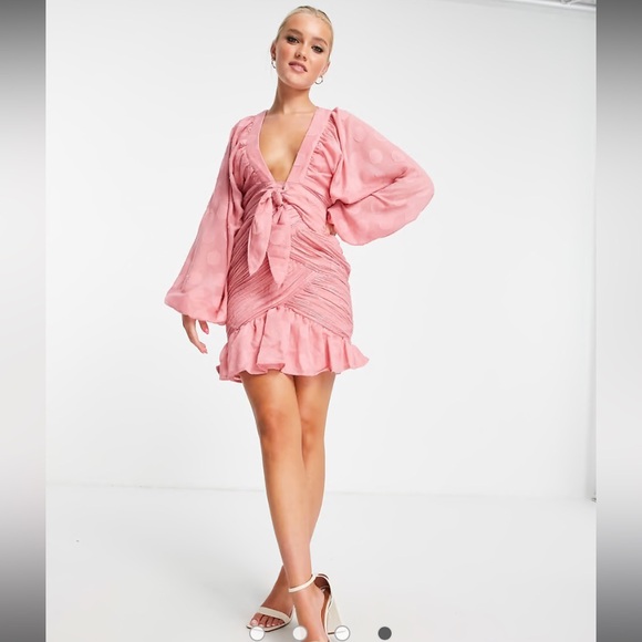 Adorable pink ASOS dress - Picture 4 of 13